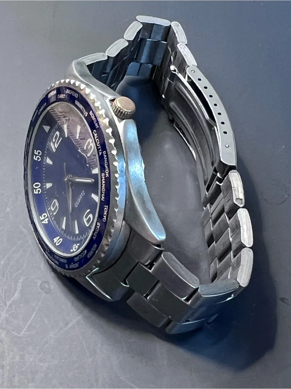 Blue Dial Men's Quartz Watch, turntable world city bezel, new battery